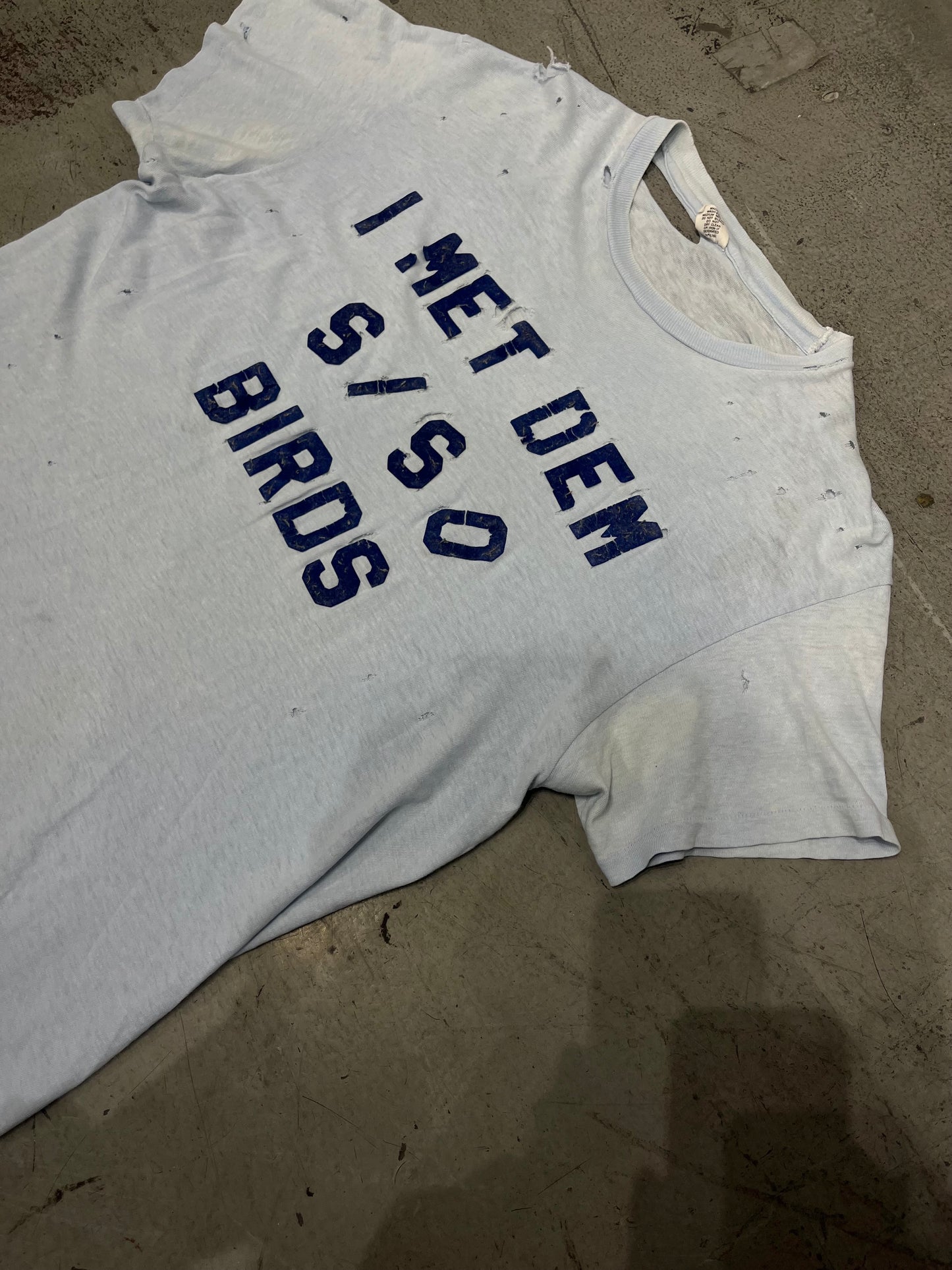 Vintage “I Met Dem Siso Birds” T-Shirt